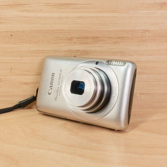 Vintage Canon PowerShot SD1400 IS / 14.1MP / 4x Zoom / Image Stabilizer / Silver - Picture 1 of 9